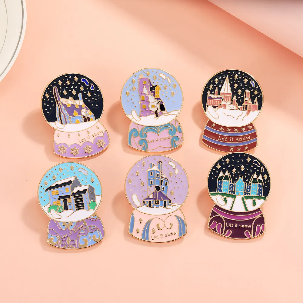 Memorhhood Memory Girls Ematel Pin Migne Anime Movies Games Pin d'émail dur collectionne Metal Cartoon Brooch Backpack Hat Hat Sac Collier Badges de revers