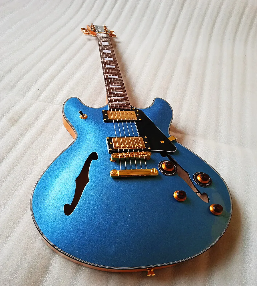 高品質6弦セミホローボディエレクトリックギター22フレットメタリックブルーフィニッシュゴールドハードウェア、ブラックピックガードヴィンテージスタイルのハンバッカー