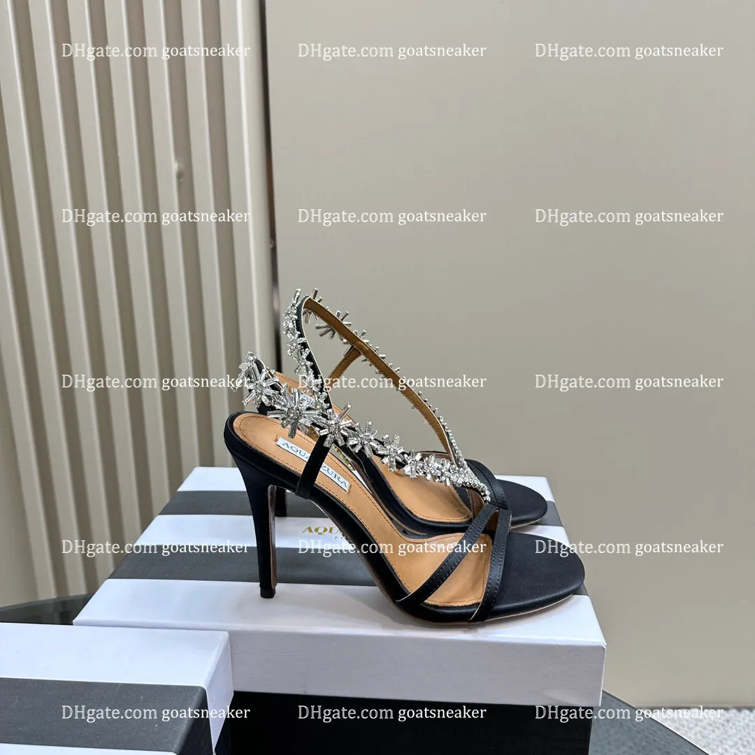 Aquazzura Achter Gatsby Sling Stiletto Sandals Rhinestone Decoratieve zijden lederen buitenzool Pumps Dames feestavond schoen Luxe ontwerper Hoge hakken Sandaal met doos