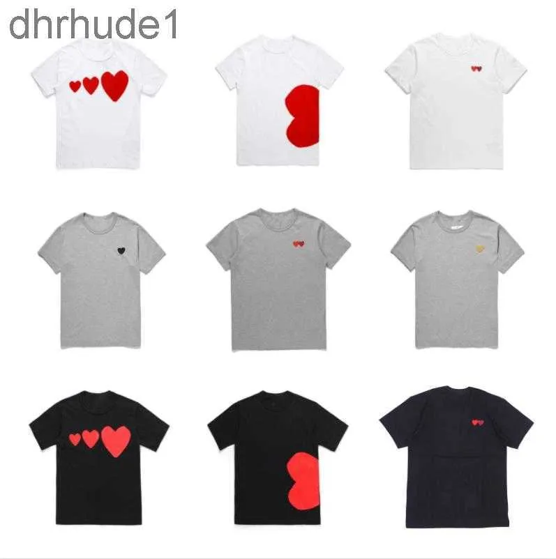 Jouez à Mens T-shirt Designer CDG broderie Red Heart Commes des Femmes décontractées Shirts Badge Quanlity Tshirts Cotton Coton Stérome Été Verbe Oversize Tee 01rw Ke4j