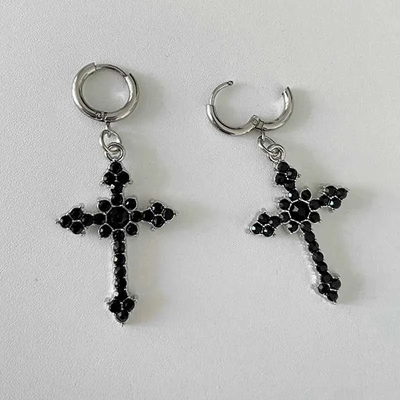 Charm Grunge Rock Jewelry Bling Crystal Cross Cross For Women Punk Charms Pendientes Hoop Accesorios Góticos Pendientes de moda coreana Y240423