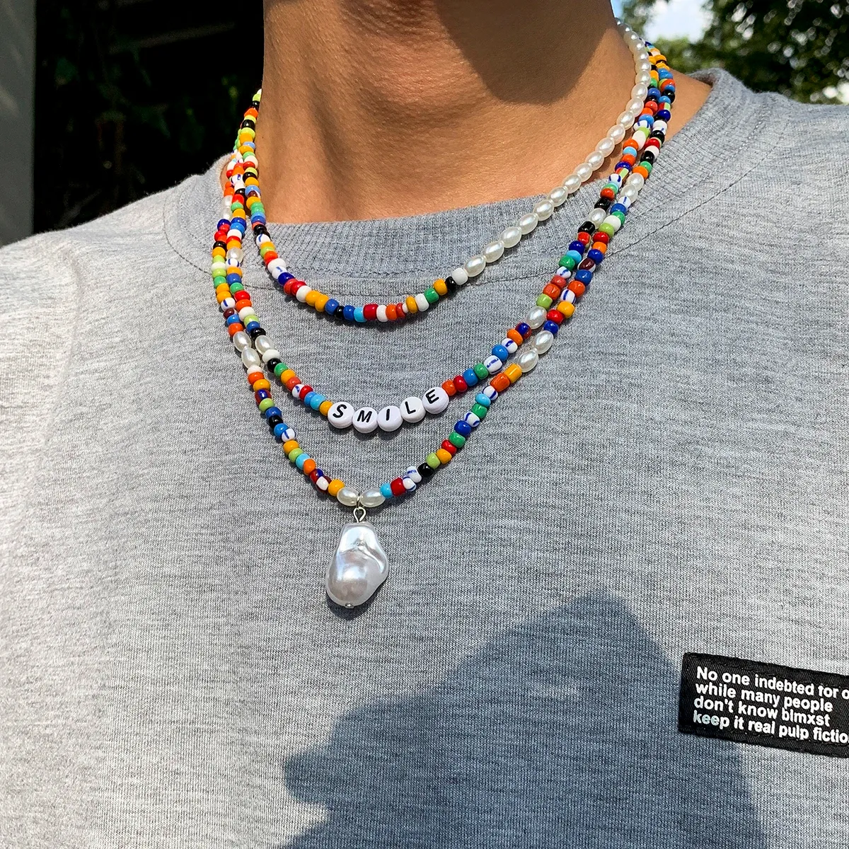 Halsband Boho Asymmetri Färgglada pärlor med vit imitation Pearl Choker Halsband för män Summer Rainbow Letter Halsband Fashion Smycken