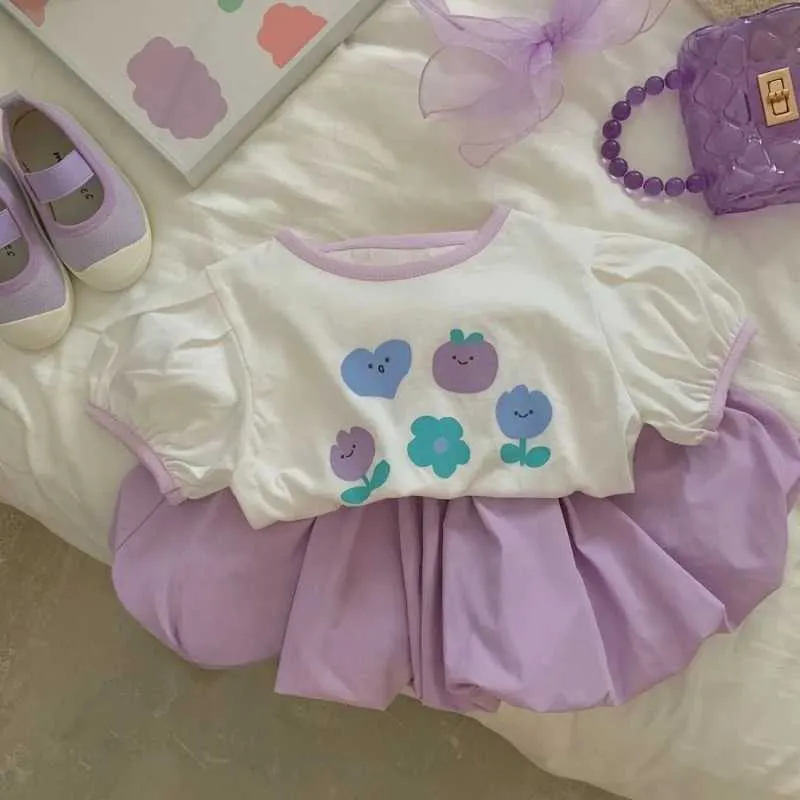 Kläder set Girls Summer Set 2024 New Baby Girl Purple Shorts +Top T-shirt Tvådelad kostym H240423