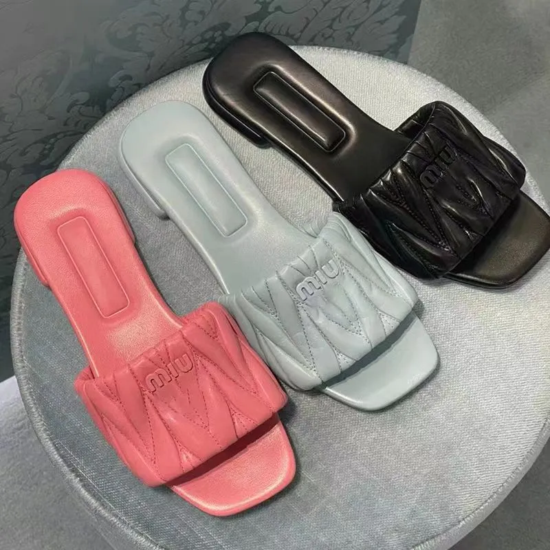 Marka Moda Mi Fold Square Terlik Kadınlar 2024 Yeni Trend Sıradan Flip-Flop Düz Sandalet Yüksek Kalite Ücretsiz Kargo