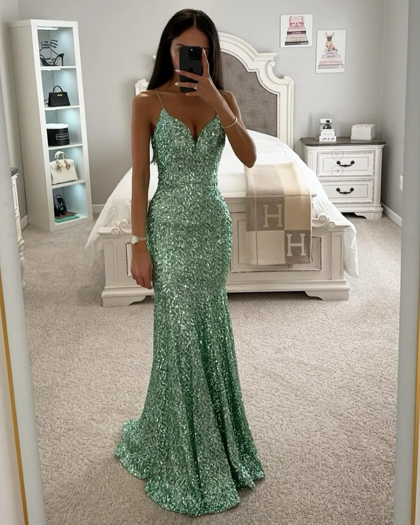 Mint Green Mermaid Prom Dress Sequined Spaghetti Strap Sheath Gown with Backless Sweep Train from Dhgate Prom Dresses - price 288.57 Mint Green Mermaid Prom Dress Sequined Spaghetti Strap Sheath Gown with Backless Sweep Train from Dhgate Prom Dresses - price 288.57