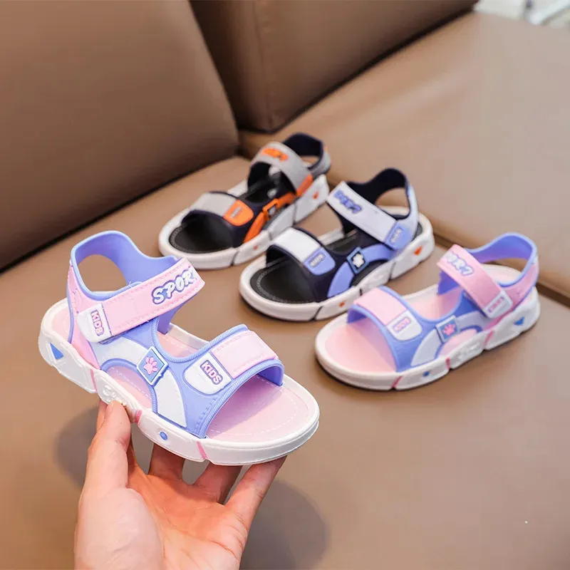 Children Sandals Summer Cartoon Soft Sole Anti Slip Boys Fashionable Girls Beach Shoes 410T Kid PVC 240415