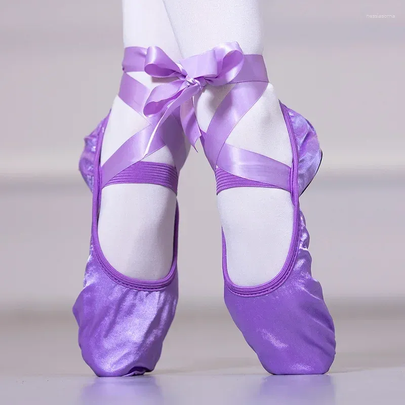 Chaussures de danse ballet satin avec bracelets de ruban rond