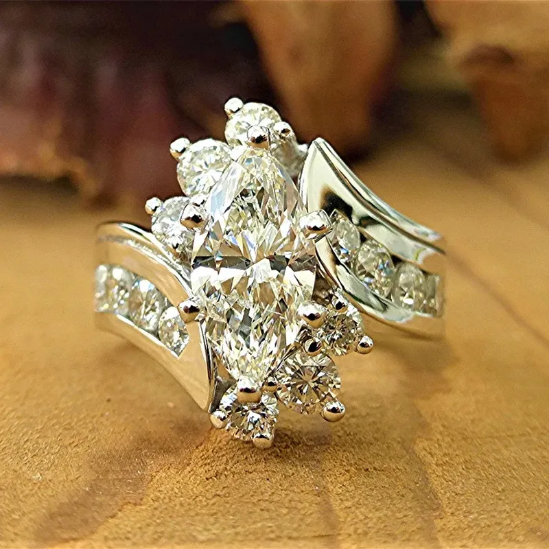 Zespoły Huitan Novel Design Marquise CZ Wedding Wedding For Women Silver Splated romantyczna ceremonia małżeńska impreza Pierścień Pierścień modna biżuteria