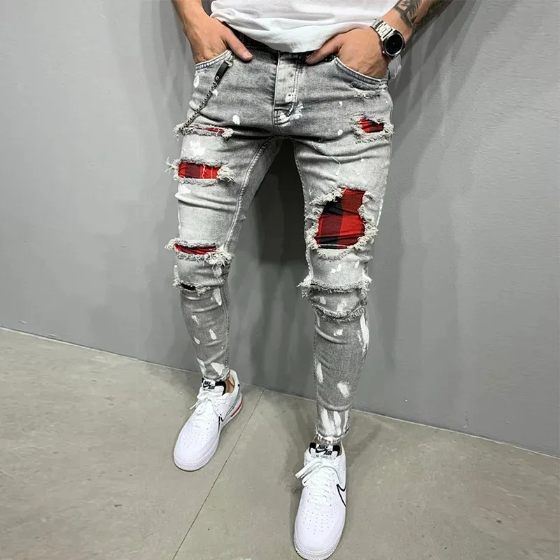 Mens Skinny Ripped Jeans Fashion Grid Hole Endothecium Patches Slim Fit Stretch Casual Denim Pencil Pants Jogging Byxor 240418