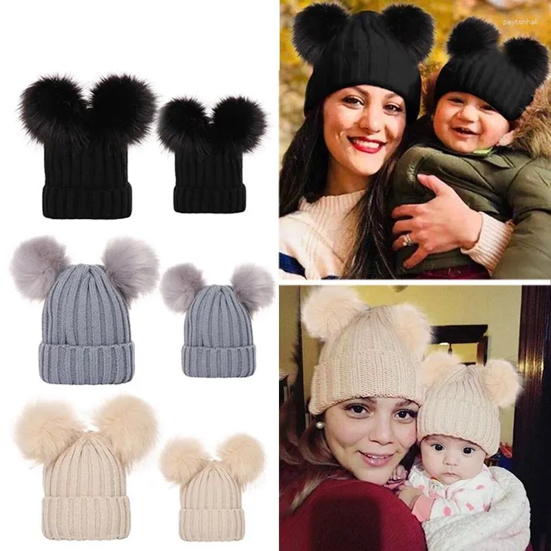 Bereta Mãe das crianças Inverno Inverno Hat de Feanie A quente para meninos meninos Double pompom Baby Hats Bolas fofas BONNET BONET CRIANÇAS GORES