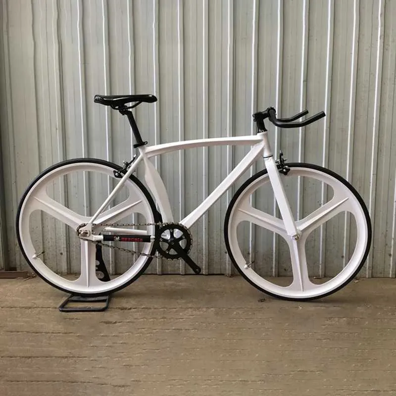 DHgate.com:700C Track Bike with 3-Spoke Magnesium Alloy Rim