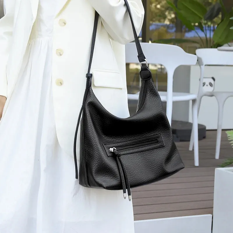 Koreaanse stijl dames handtassen vrouwelijke designer merk schoudertassen voor reizen buiten vrouwelijke bolsas lederen grote messenger tas 240419