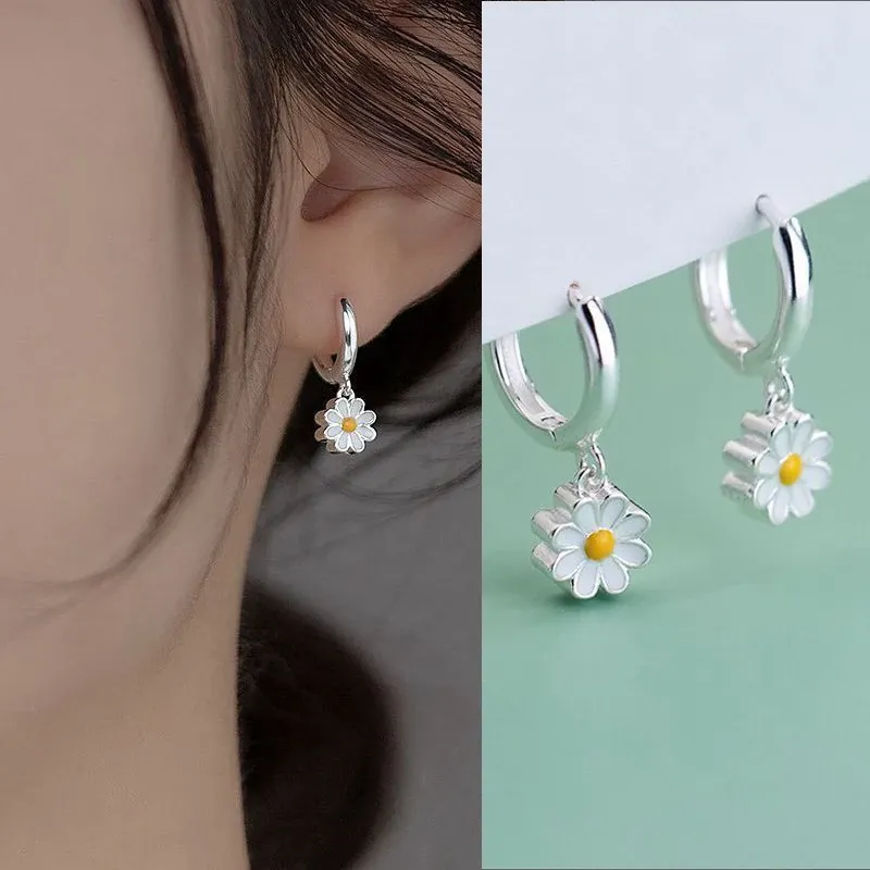 Earrings 2024 New Daisy Flower Pendant Hoop Earrings for Women Korean Earrings Sweet Cute Rings Girl Wedding Party Jewelry Gift Ring