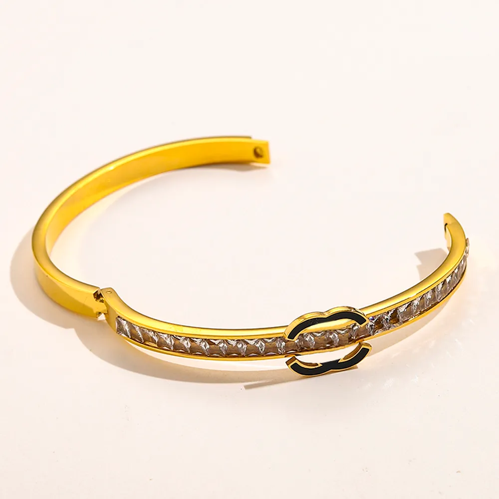 Hot Classic Women Brand Letter Bangle Designer Armband 18K Gold rostfritt stål Faux Leather Crystal Armband gåvor Armband manschett mode bröllop smycken