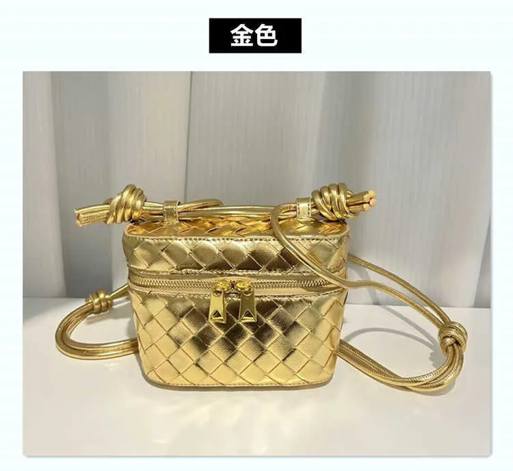 Top Tote Bag Genuine Leather Small Makeup Bag New Handmade Woven Versatile One Shoulder Bucket Square Bag Cowhide Womens Bag 7023