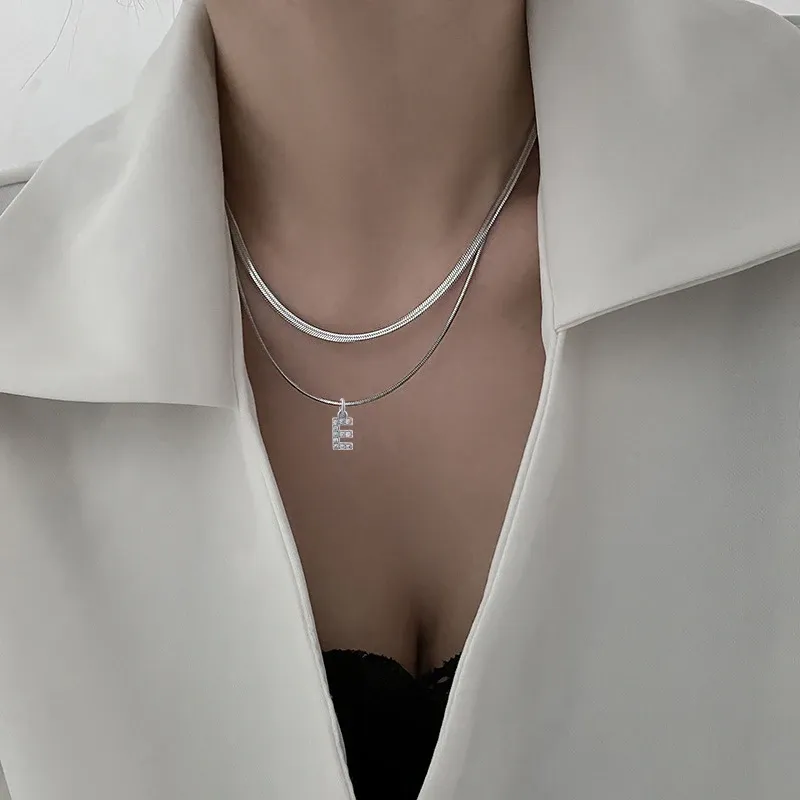 Kettingen az kleine vrouwen initiële ketting, kleine bling brief meisje ketting choker roestvrijstalen mes ketting gelaagde kraag hanger ketting