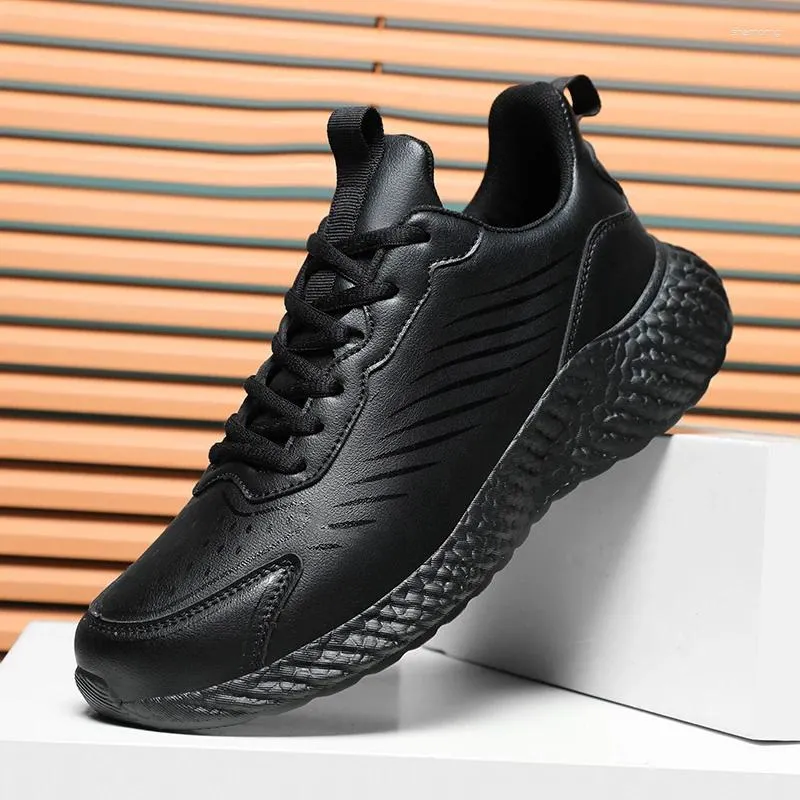 Lässige Schuhe schwarze Leder -Turnschuhe für Männer große Größe 48 Sports Sneaker wasserdichte Designer Herren Mode Running Walke Traple