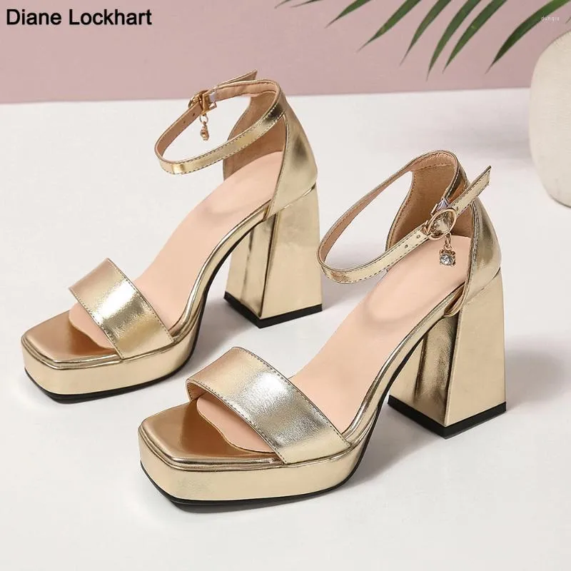 Sandaler Luxury Women's Summer Shoes 2024 Ankle Straps Gold Silver High Heels nära Toe Party Female Designer Big Size 45