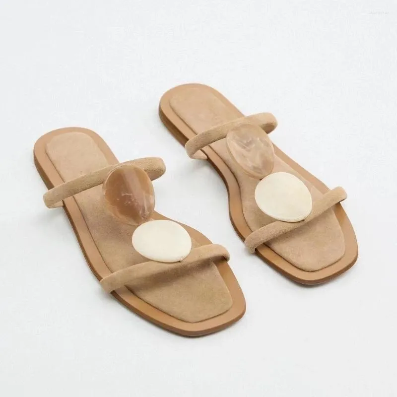 Slipare varumärkesdesign fritidskor för kvinnor faux mocka platta sandaler skiva dekoration sandalias de mujer smalt band zapatos para mujeres