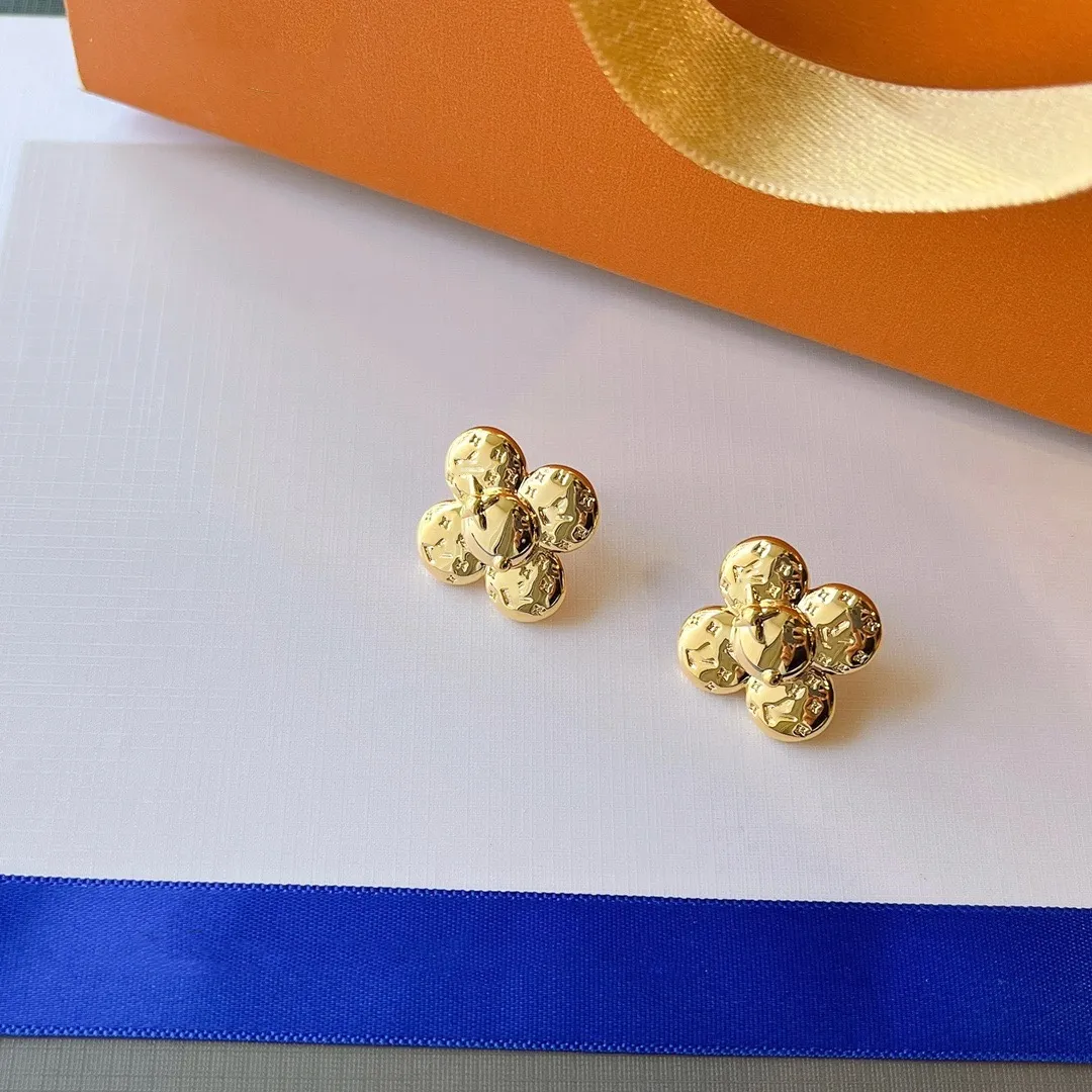 18K Gold Plated Luxury earrings designer Brand Designers Stud Clip Chain Geometric Famous Women Crystal bracelet designer Earring Wedding Party Jewerlry
