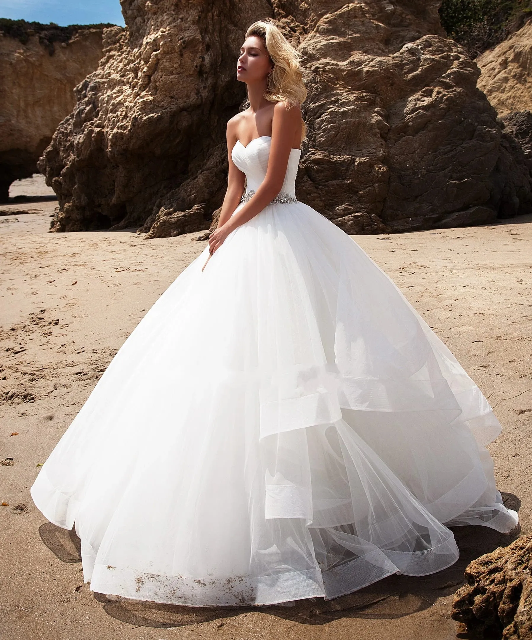 Modern A-line Wedding Dress Sweetheart Cross Back Beaded Belt Lace Up Tulle Sweep Train Bridal Gown from Dhgate A-Line Wedding Dresses - price 140.7 Modern A-line Wedding Dress Sweetheart Cross Back Beaded Belt Lace Up Tulle Sweep Train Bridal Gown from Dhgate A-Line Wedding Dresses - price 140.7
