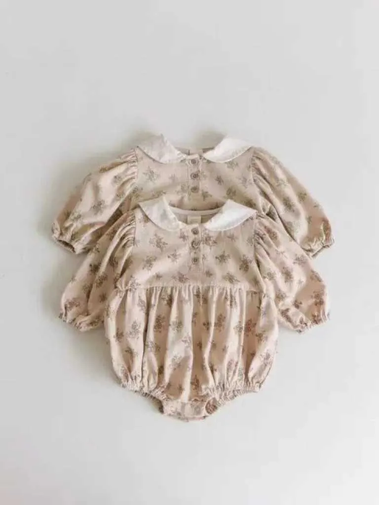 Rompers 2024 Spring Nieuwe Baby Girl Sailor Collar Bodysuit Pasgeboren peuter lange mouw bloemen jumpsuit babykleding 0-24m H240423