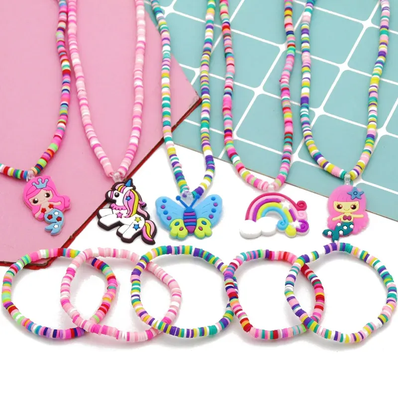 Stränge 2pcs/Set Clay Perlen Halskette Armband Schmucksets Süßes Cartoon Muster Zeichen für Kinder Party Schmuck Kinder Geburtstag Geschenksets