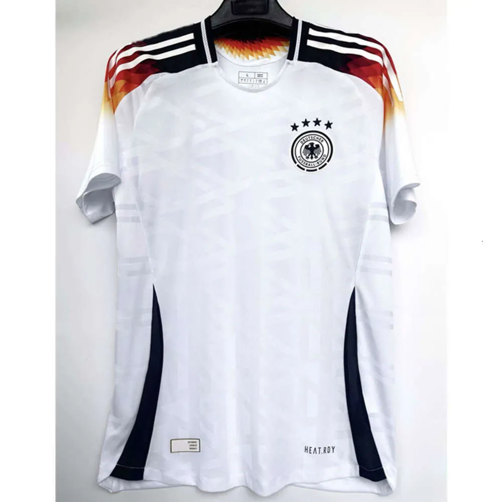 Jerseys de football Nouvelle équipe nationale 2024 Coupe Allemagne Jersey Joueur à domicile Version à manches courtes Jersey de football Kimi Himmler