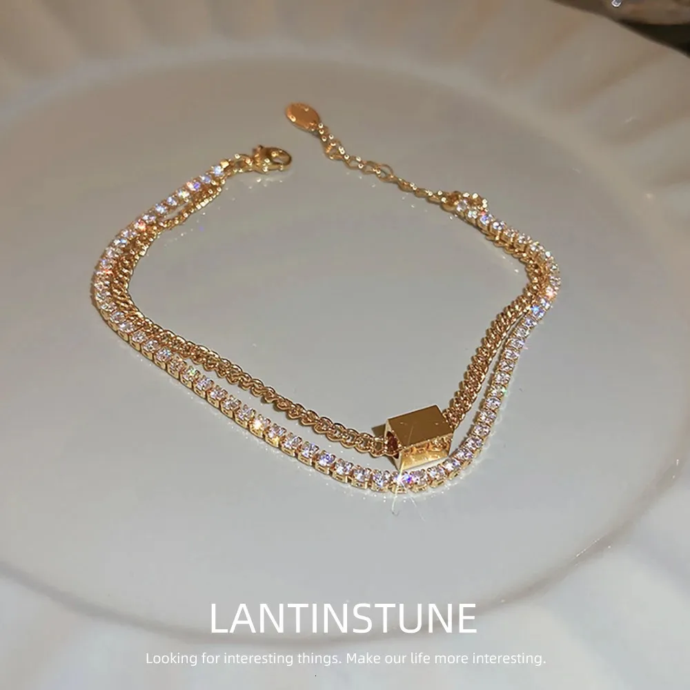Elegante Goldfarbe mehrschichtiger Zirkonkette Quadratanhänger Armband für Frauen Süßes Fortgeschrittener Kristallschmuck junge Mädchen N374 240423