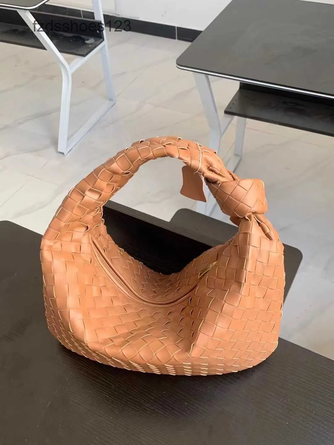 Designer Womens Underarm Teen Purse 2022 Collection Cassette Woven