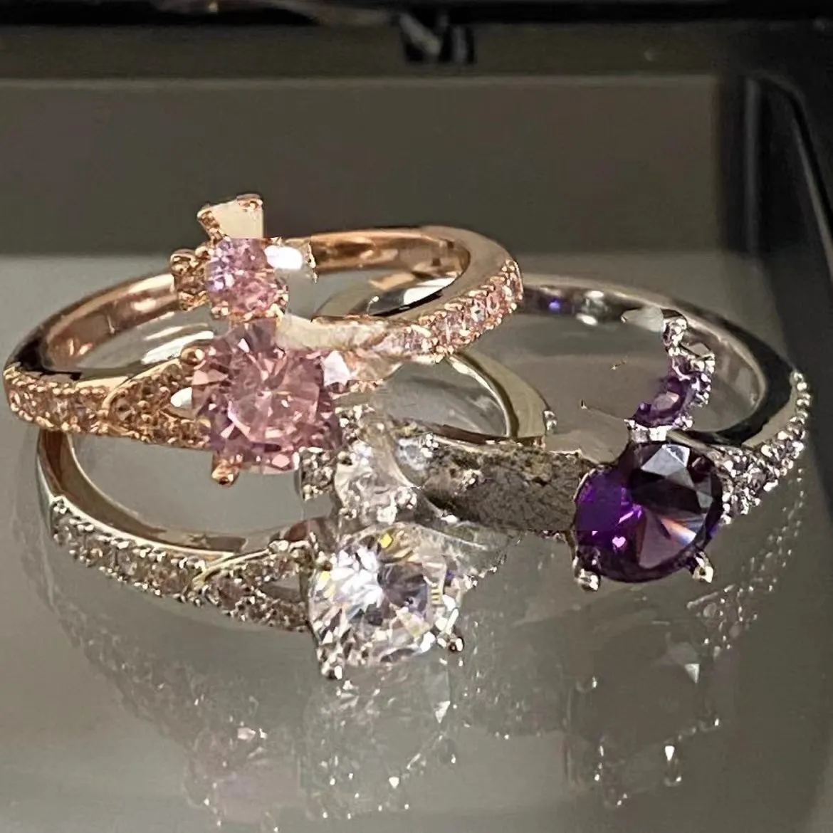 American Wedding Rhinestone Full Diamond Saturn Ring High-klassstillbehör Trendiga kvinnor