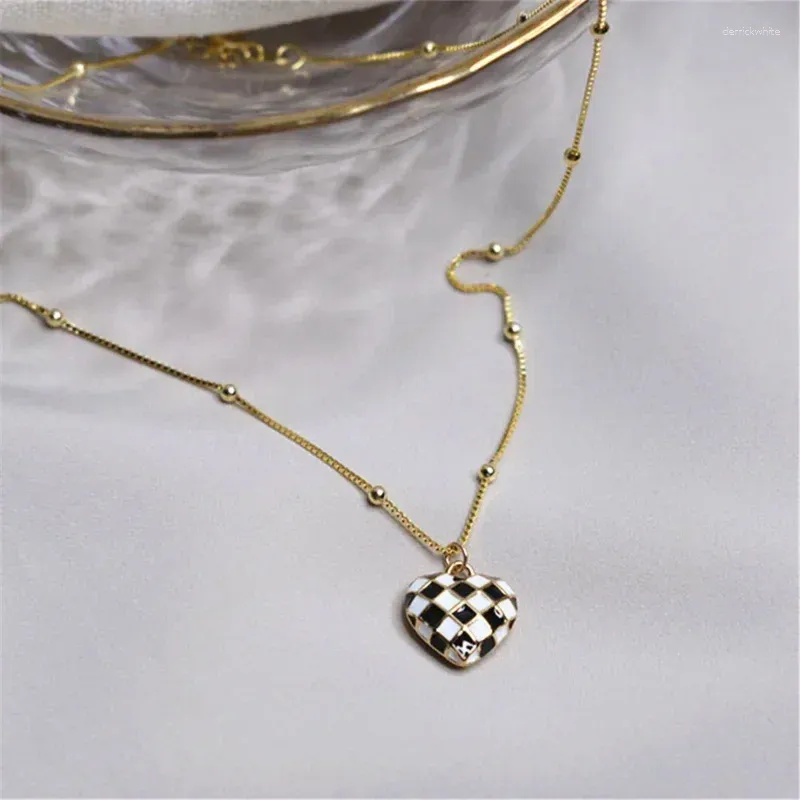 Pendants Hand-made Black And White Grid Heart Shaped Pendant Necklace 925 Silver Clavicle Chain Ins Style Japanese Korean Women Jewelry