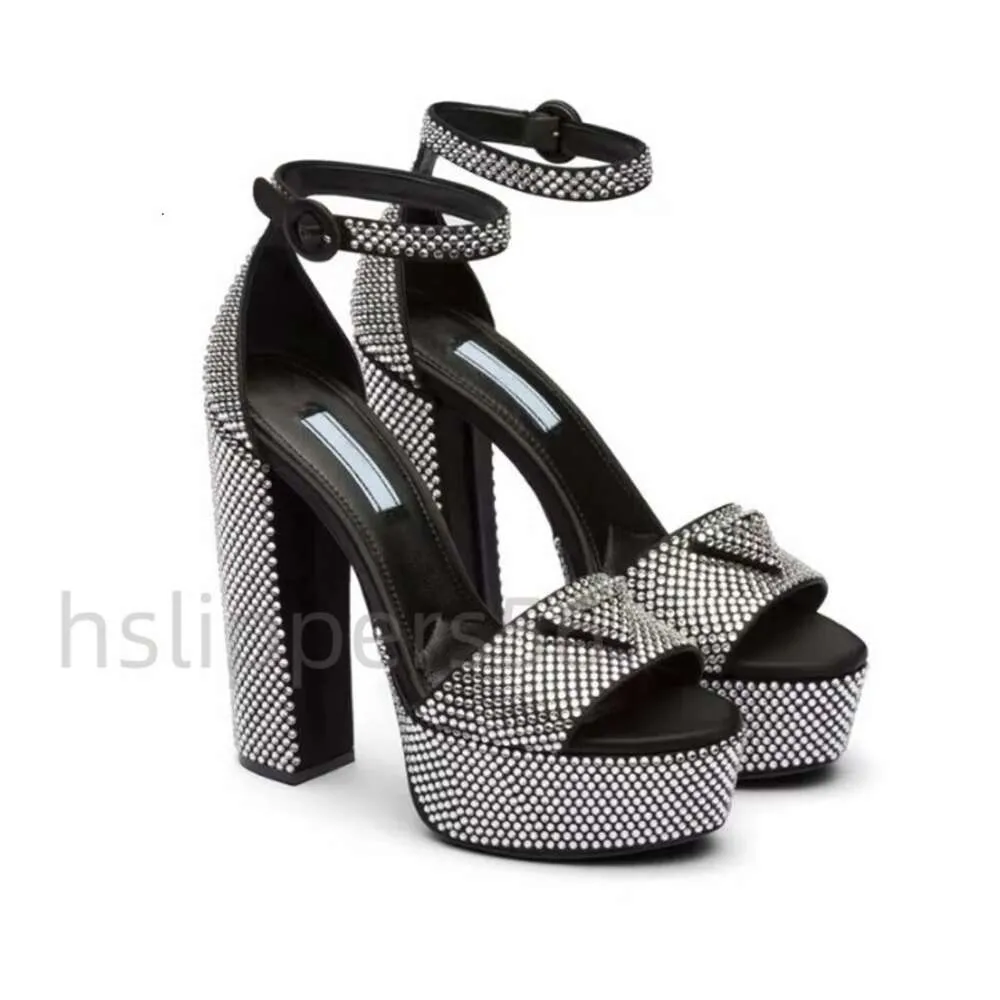 Сандальцы женские туфли обувь высококвалифицированных женщин -сандаловые дизайнеры роскошные дизайнеры.