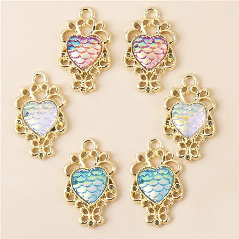 Charmes 10pcs Love Fish Scale Lace Lace Alliage Pendant Diy Bracelet Collier en forme de coeur