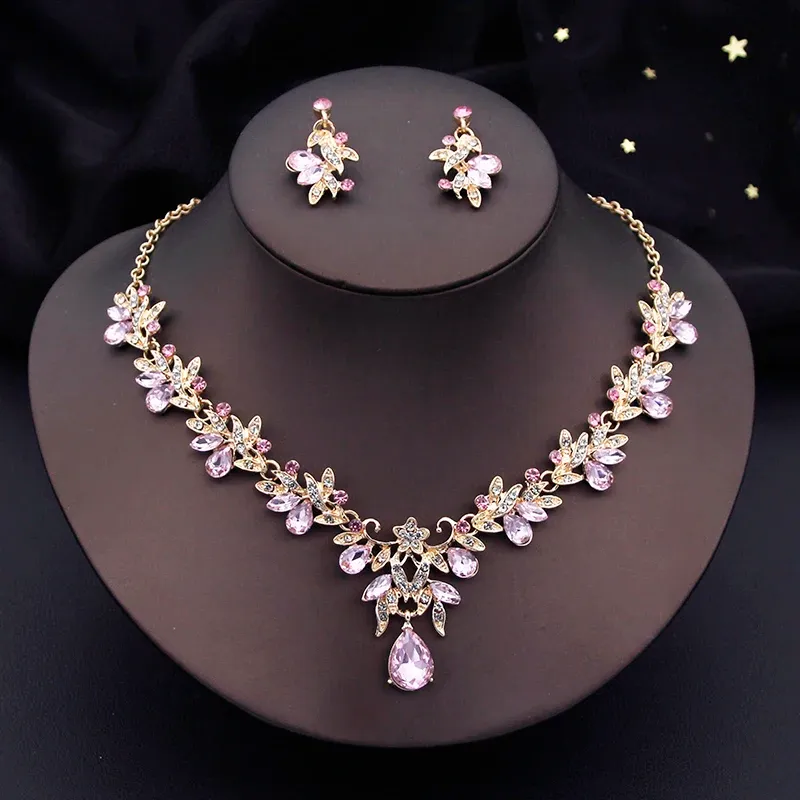 Kettingen Water Drop Butterfly Bruids sieraden Sets voor vrouwen oorrang ketting set strass kristal bruiloft sieraden sets 3 pc's geschenken