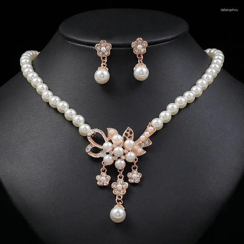 Серьги -грибы 2024 Европейские и американские модные жемчужные цветочные ожерелье Серьки Серьера женского свадебного обруча