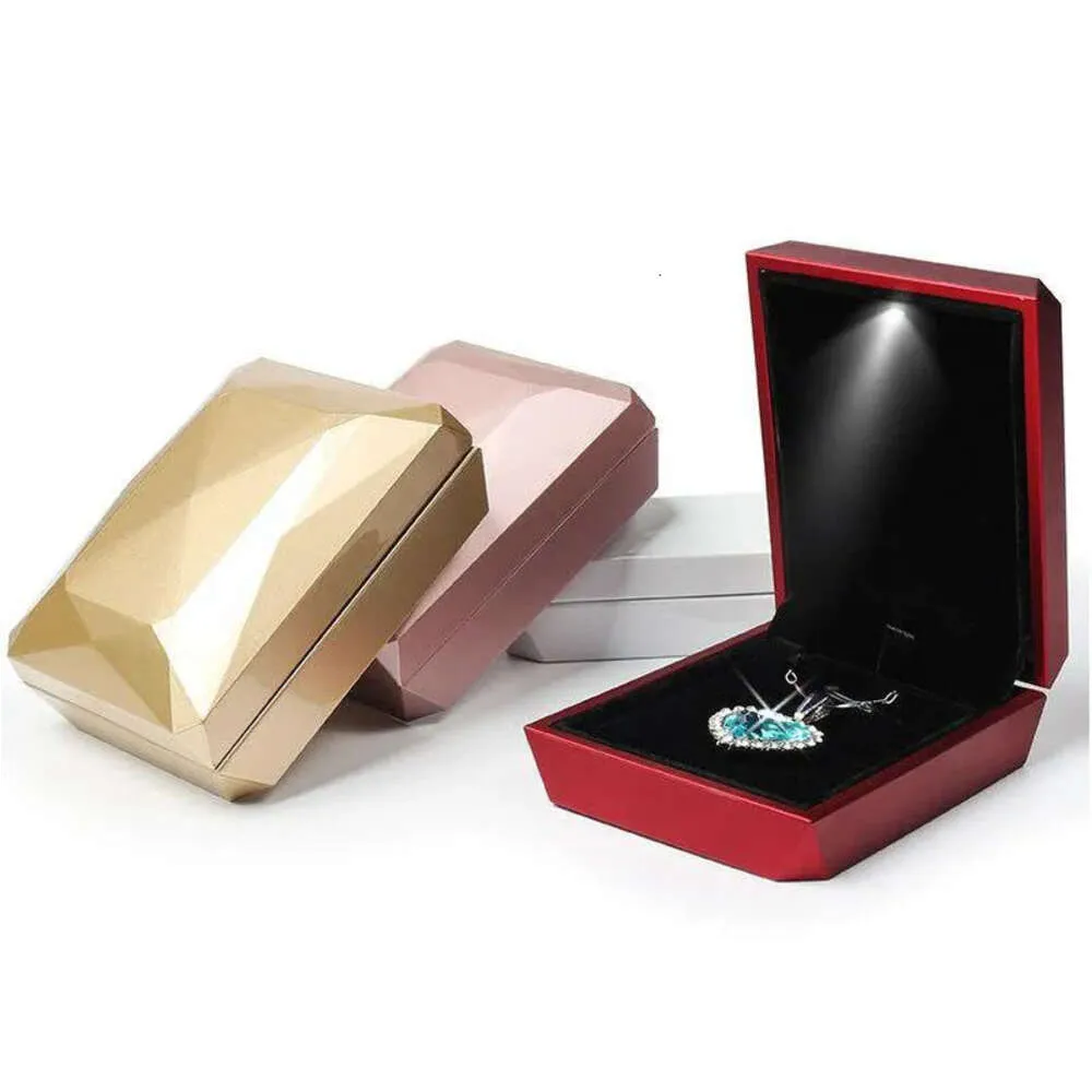 Ny Gold Wrap Gift Fashion White Red Rose Ring Pendant Box smycken Display LED Gummi målning smycken H234 Drop Delivery Home Gar Dhikd