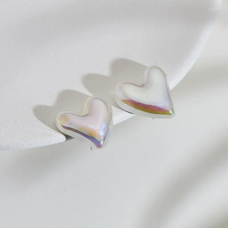 Boucles d'oreilles étalon couleurs argentées coeur coeur feme