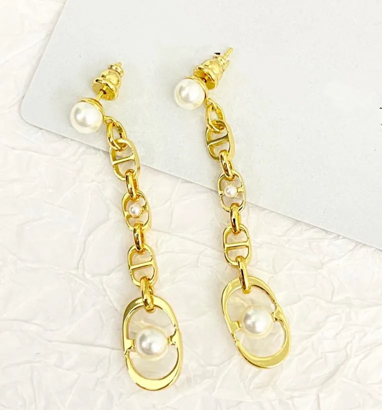 Designer che penzola per donne di alta qualità in oro di lusso in oro di lusso perle long lampadario per le orecchie regali di gioielli dropsship