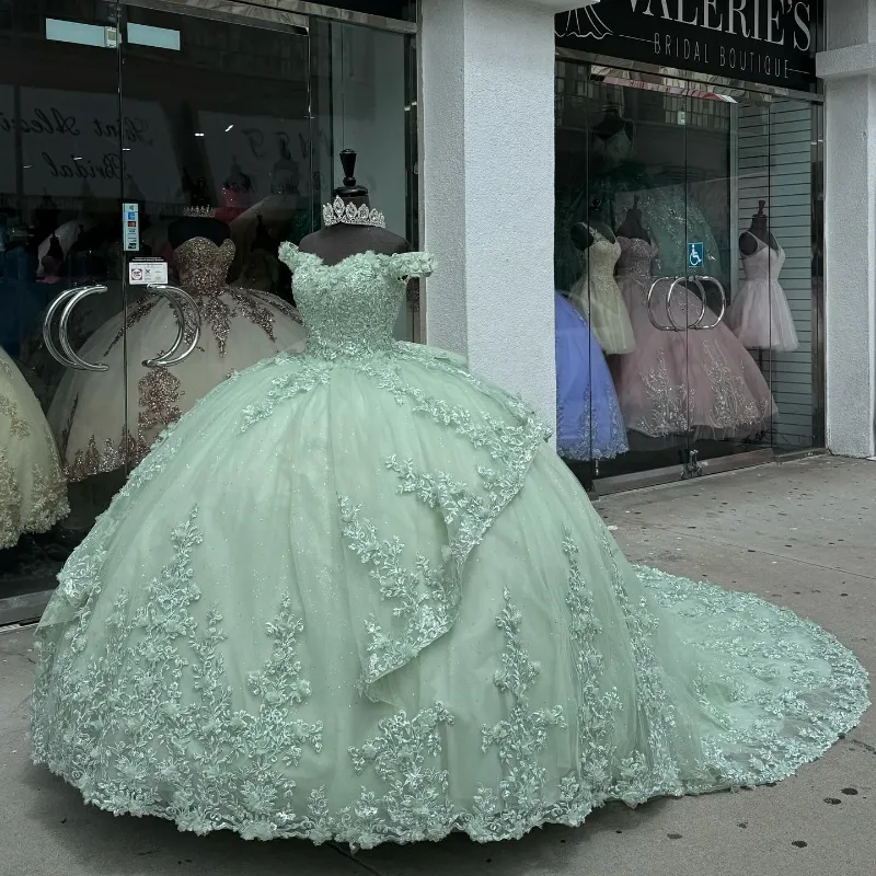 Abito da ballo verde fuori spalla Quinceanera Abiti Applique Tull Sweet 16 15 Birthday Dress Vestido de 15 Anos Pageant