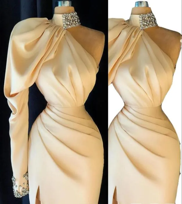 2022 Beige Elegant Sheath Cocktail Dresses Long Sleeves Pleats One Shoulder Beaded High Neck Mini Short Prom Party Wear Evening Dr7353343