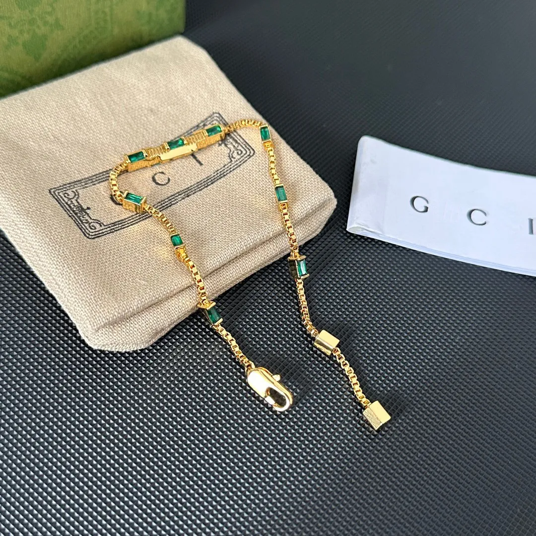 Luxury Gold-Plated Bracelet Brand Designer Designs High-Quality Bracelets For Charismatic Women Exquisite Green Diamond Inlaid Bracelet Box