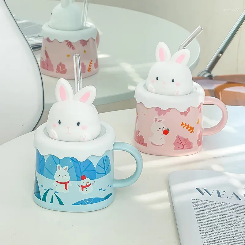 Кружки 1pcs Cartoon Ceramic Coffee Mug с крышкой керамики офис и молочная чашка фарфоровые латте чашки послеобеденный чай