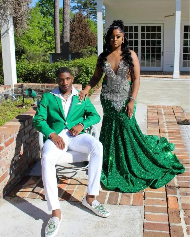 Emerald Green Sparkly Mermaid Velvet Prom Dress for Black Girl Evening Ceremony Gown from Dhgate Prom Dresses - price 196.69 Emerald Green Sparkly Mermaid Velvet Prom Dress for Black Girl Evening Ceremony Gown from Dhgate Prom Dresses - price 196.69