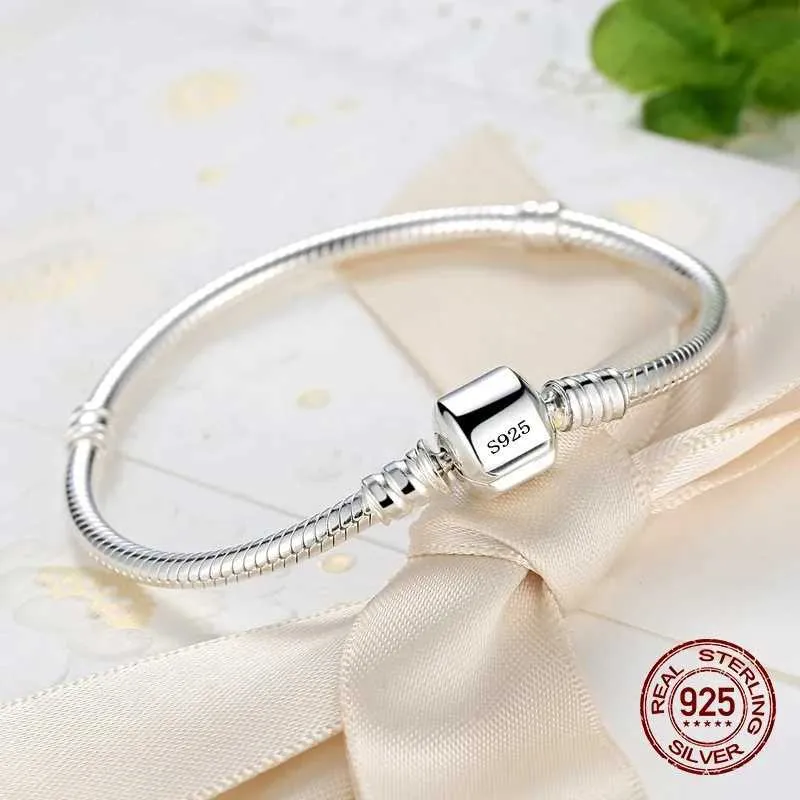 Bärade handgjorda original Fina smycken 925 Sterling Silver Charm Armband Mjuk slät Snake Benarmband för kvinnor 240423