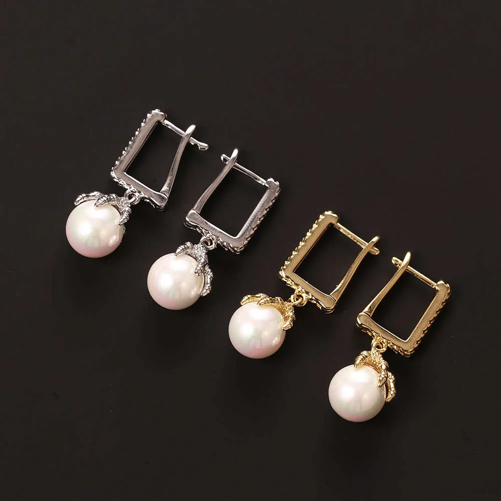 Chinese Style Square Dragon Claw Pearl Ear Buckle, Personalized Niche Men and Women's Earrings, Street Hip-hop Earring Accessories