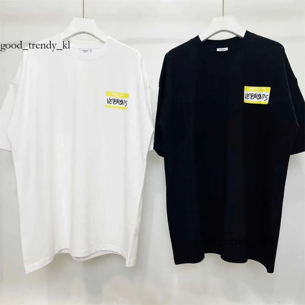 Designer Men's T-shirts T-shirt surdimensionné Hello Is Vets T-shirt Men Yellow Women T-shirt VTM TOPS TEE MAGLIETTE 707