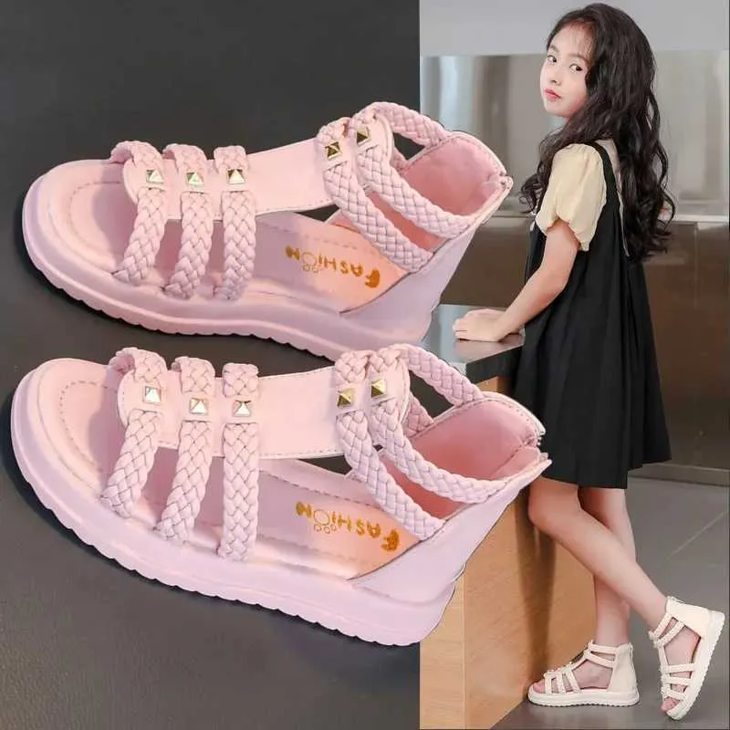 Sandals New Summer Girls Roman Sandals Princess Beach Shoes Princess Beach Shoes Hollow Flat Casual Shoes Kids Fashion Casual 240423