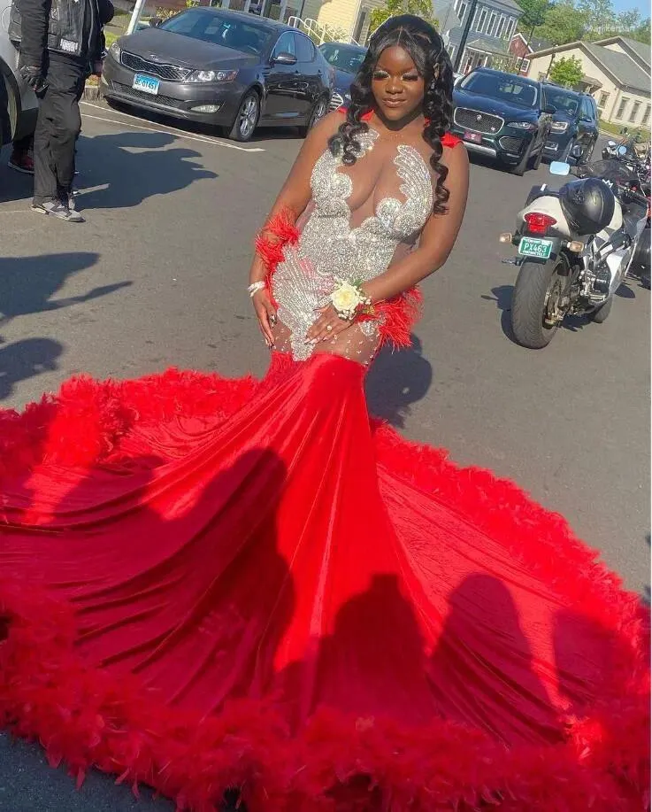 Party Dresses Red Sparkly Long Mermaid Evening Birthday Gala For Black Girl Luxury Diamond Crystal Feather Prom Ceremony Dress