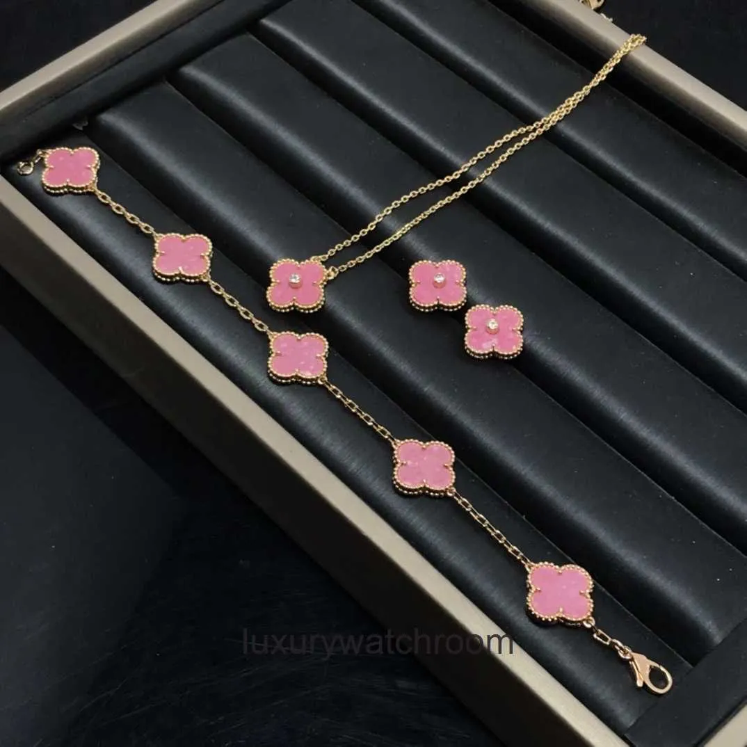 High -end sieradenarmbanden voor Vancleff Dames Nieuwe Rose Pink vier bladgras Dubbel gezicht Vijf Bloemarmband Womens 18K Gold Luxury Natural Shell Original 1to1 Logo